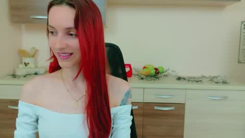 JuliaJae online show from April 25, 6:15 am