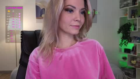 Cute online show from January 15, 7:44 pm