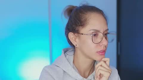 Julia Schedule 10 pm to 4  am GTM-5 online show from September 28, 1:42 pm