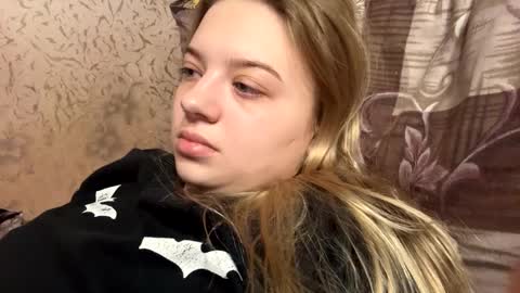 Snapshot of juliacrazy_ chatting on January 23, 1:45 pm juliacrazy_ online show from January 23, 1:45 pm