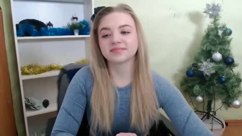 Snapshot of juliacrazy_ chatting on January 19, 5:58 am juliacrazy_ online show from January 19, 5:58 am
