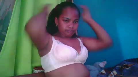 juliah02 online show from February 3, 10:58 am