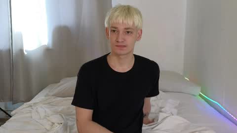 julian_win online show from March 31, 3:18 am