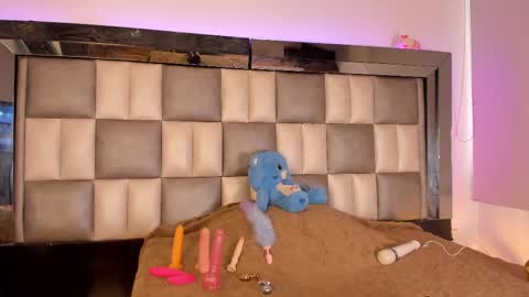 Snapshot of juliana_js_ chatting on March 6, 8:59 pm juliana_js_ online show from March 6, 8:59 pm