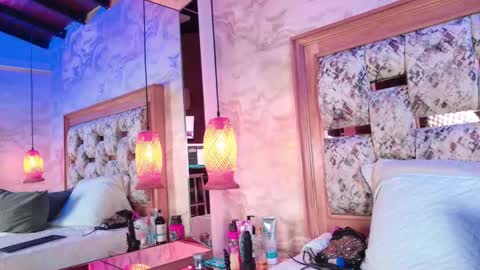 juliana_mendez25 online show from September 23, 7:42 pm