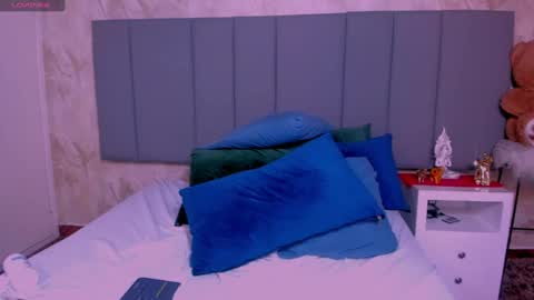 juli online show from February 28, 3:59 am