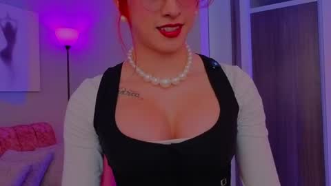 Juliana online show from May 25, 5:19 pm