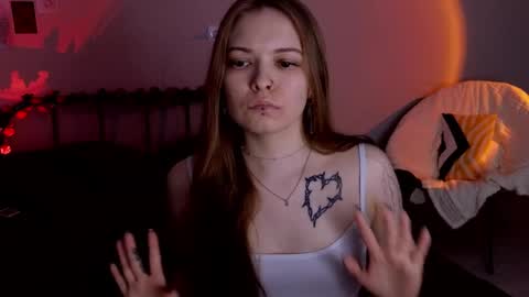 julidropp online show from April 19, 6:10 pm