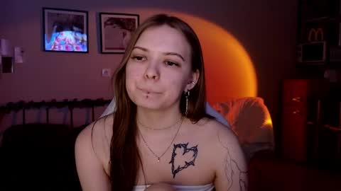 julidropp online show from May 21, 8:26 pm