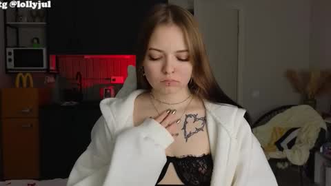 julidropp online show from October 6, 8:59 pm