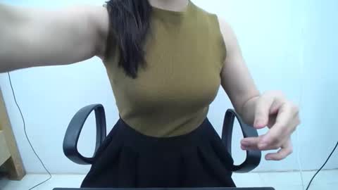 julie9x online show from April 13, 8:07 am