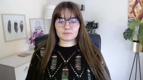 Julie online show from September 25, 1:07 pm