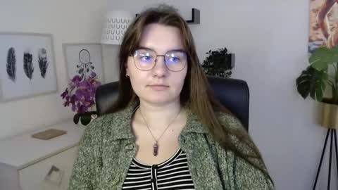 Julie online show from September 15, 12:39 pm