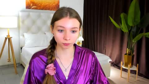 juliedaniel online show from September 25, 9:27 am