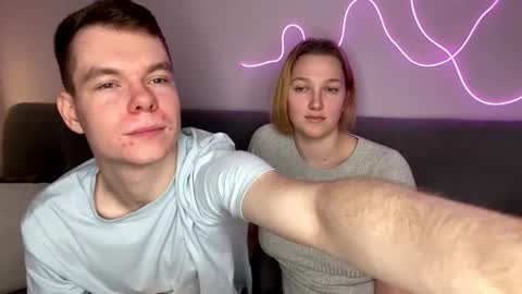 Julie and Thomas online show from November 10, 8:39 am