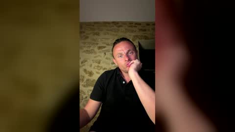 juliengdm13 online show from May 25, 1:34 am