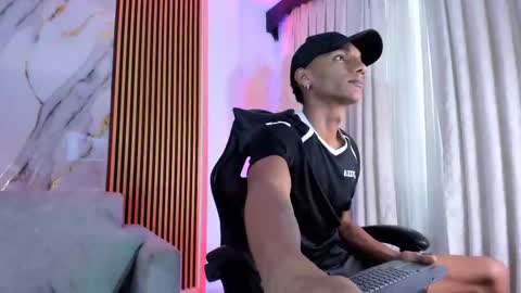 Julien online show from November 16, 12:51 pm