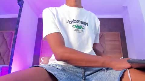 Julien online show from October 12, 3:15 pm