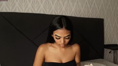 Juli online show from February 8, 8:01 pm