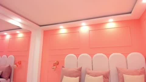     online show from September 25, 11:01 pm