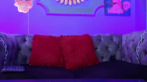  Julieta  online show from February 18, 9:31 pm