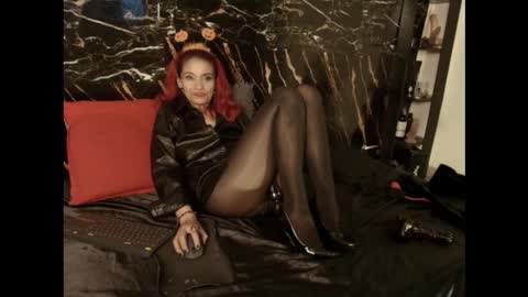 Julieta wall online show from October 6, 3:35 am