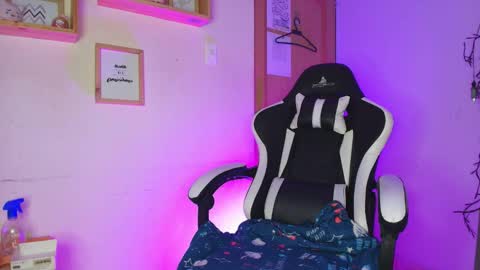 juli online show from November 7, 12:36 am