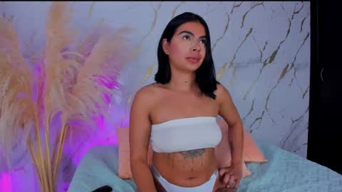 Julieth Gomez online show from February 25, 2:15 am