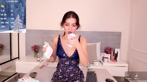 Juliana online show from December 7, 11:56 am