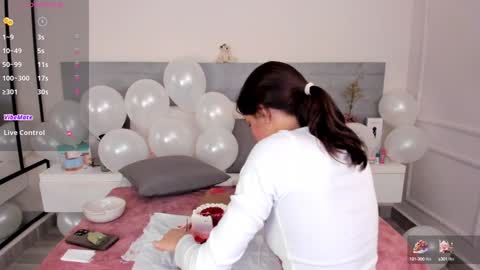 Juliana online show from December 17, 2:12 am