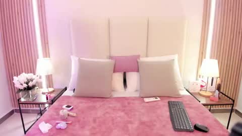 Juliana online show from September 15, 7:26 pm