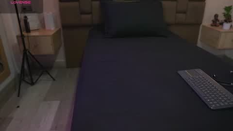 Julieth online show from July 24, 4:53 am
