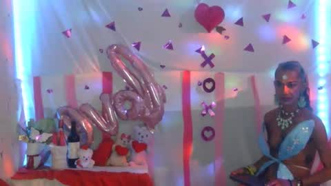 Julieth Wolf online show from February 14, 3:43 am