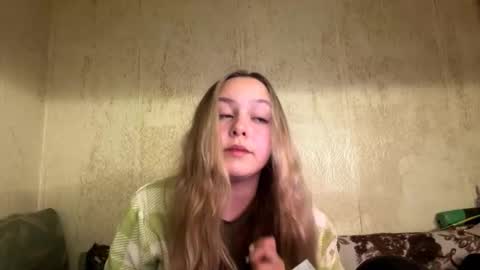 Mia online show from October 16, 8:18 pm