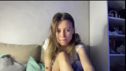 Snapshot of julietsensation chatting on February 5, 6:59 pm julietsensation online show from February 5, 6:59 pm