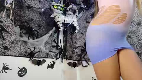 Julietta Jackson online show from October 14, 8:45 pm