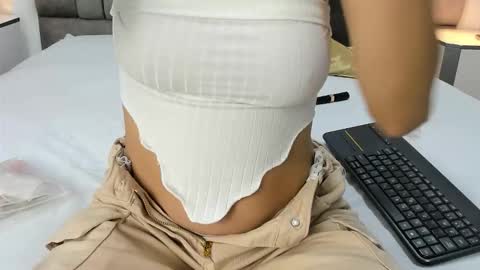 Hi guys It is a pleasure to have you here I am Julieta  online show from November 4, 12:17 pm