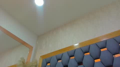 juliette_pretty_ online show from March 11, 10:57 pm