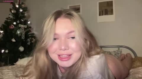 Julie online show from January 6, 1:31 am