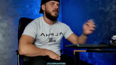 JULiUS   online show from January 12, 9:00 pm