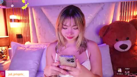 jullianapriv_ online show from March 4, 2:36 pm