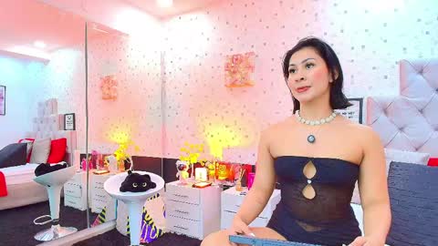 Julieta Reyes   online show from June 2, 11:56 am