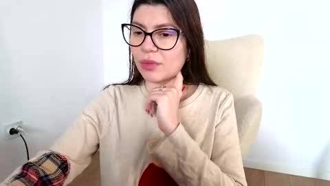 Snapshot of jullyenn chatting on February 16, 10:10 am Jully online show from February 16, 10:10 am