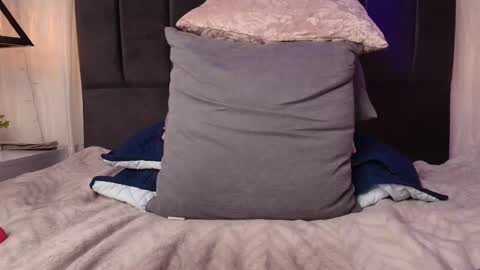 Julietha  online show from September 27, 11:24 pm