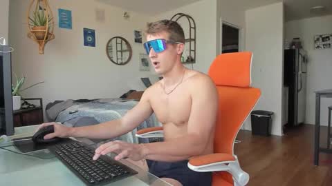 Junior Madison online show from October 21, 4:21 pm