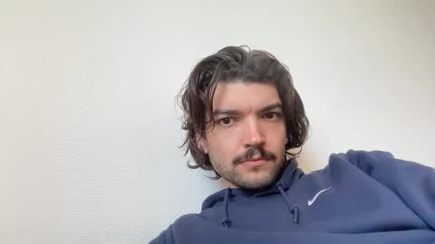 just_a_guy_with_a_big_cock online show from March 19, 9:26 am