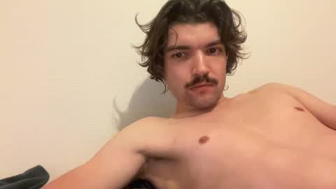 just_a_guy_with_a_big_cock online show from January 5, 9:29 pm