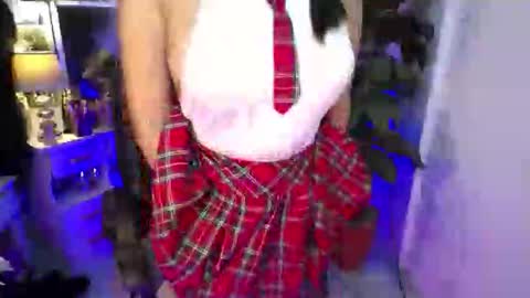 MY IG aleahgomez17 online show from February 19, 5:45 pm