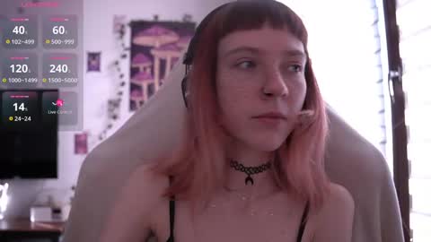 Snapshot of just_busking chatting on February 5, 8:43 am Julia online show from February 5, 8:43 am
