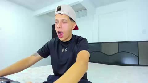 justin_biker online show from September 16, 12:01 am